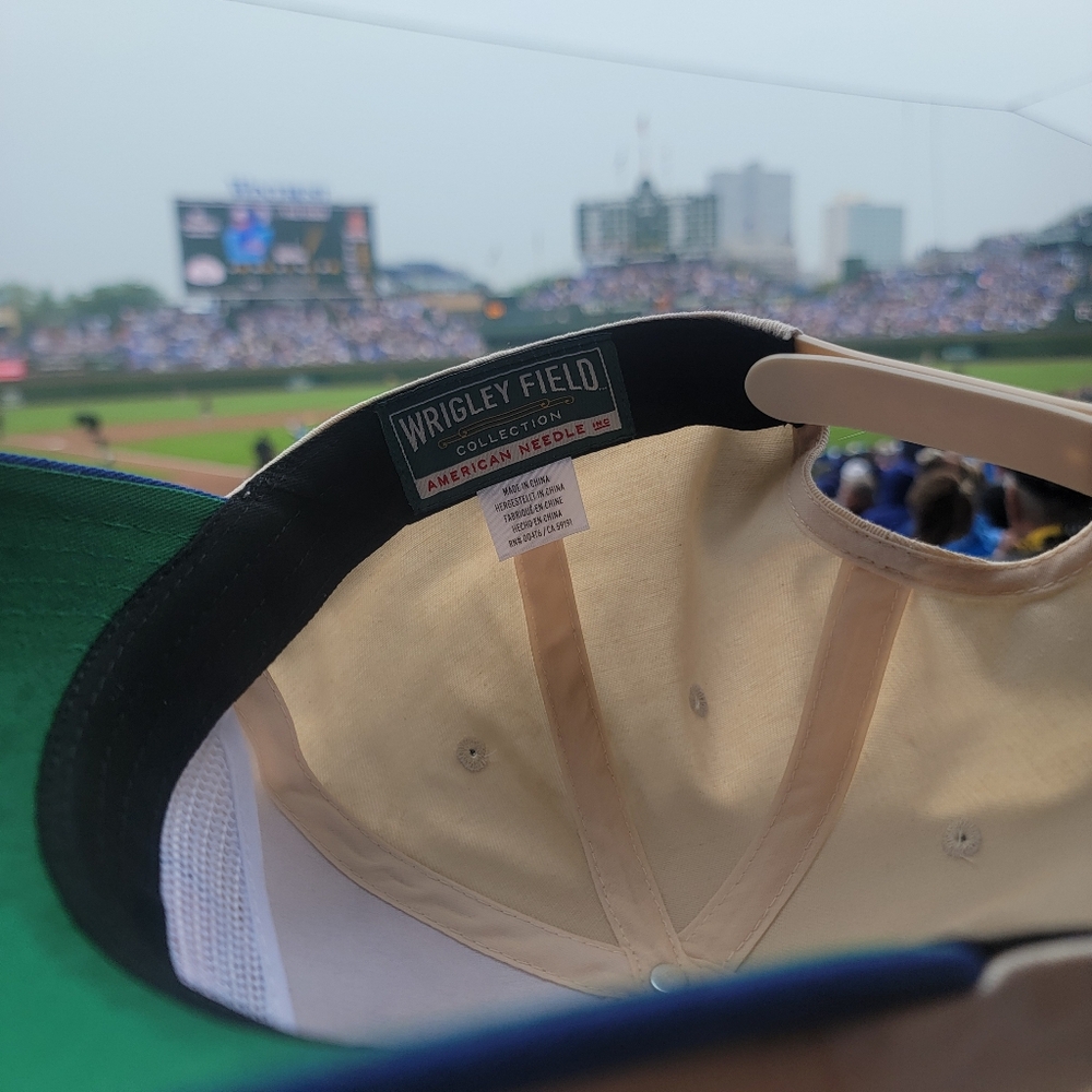 Wrigley Field Chicago Cubs Hat - Picture 4 of 5